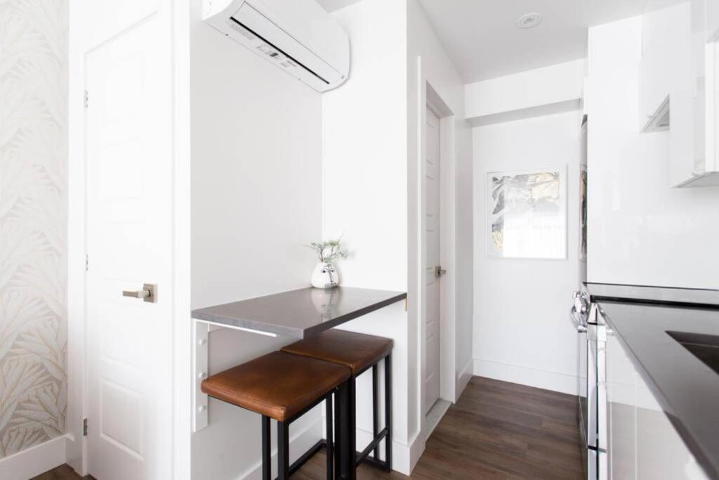 Wonderful Studio In Little Italy With Full Bath By Den Stays 몬트리올 외부 사진