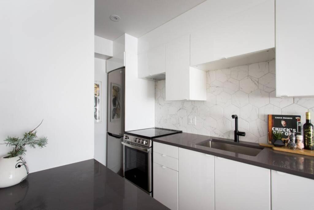 Wonderful Studio In Little Italy With Full Bath By Den Stays 몬트리올 외부 사진